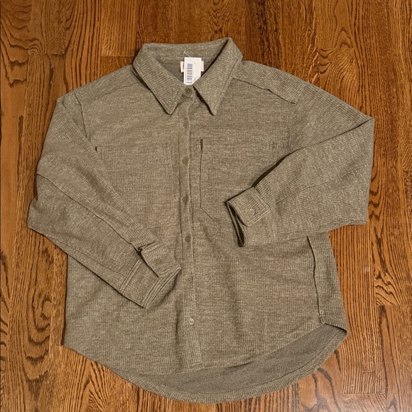 New In Ribbed Button-Up Overshirt in Olive large - Picture 8 of 13